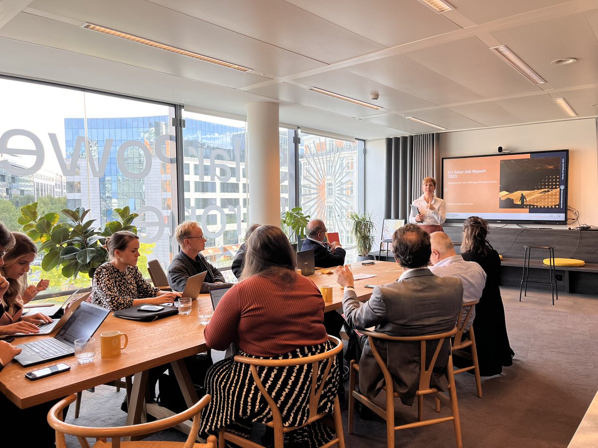 SolarPowerEU's tweet photo. Our CEO @SolarWalburga opens #SolarJobsWeek breakfast briefing 
 
“We want to make lot of noise around the vast #solar job opportunities, but we also see challenges. We now need 1 million solar jobs by 2025. We need to map these jobs, find the gaps, communicate &amp; adapt education” https://t.co/qi32ddryvp