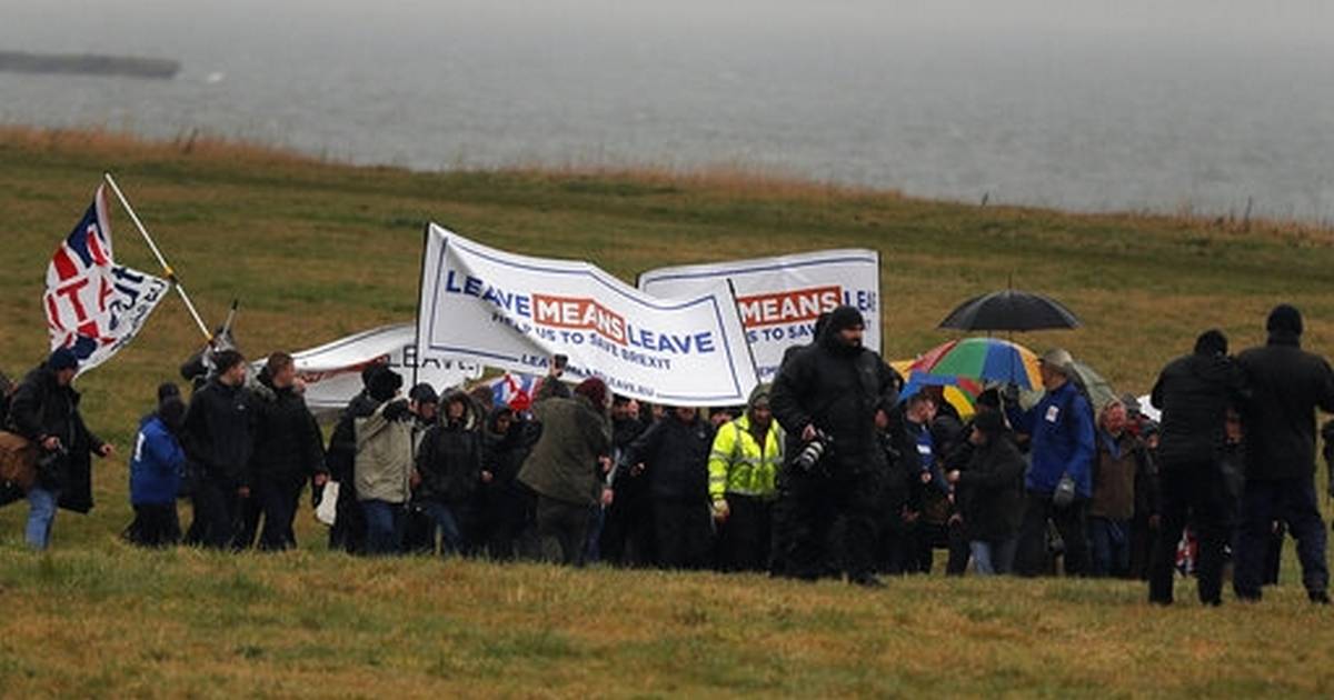 Question: Brexiters have complained about not getting the Brexit they wanted since 2019, screaming 'Brexit Betrayal', 'BRINO', 'Remainer's Brexit', 'Brexit has failed'. But what's the biggest protest they've managed to muster up since? Please Sit down, Love @MarchForRejoin