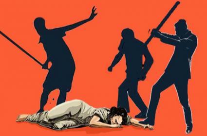 Savukkumedia's tweet image. ரூ.1500 கடனை திருப்பித்தரவில்லையாம்! தலித் பெண் வாயில் சிறுநீர் கழித்து சித்ரவதை: பீகாரில் கொடூரம் | SAVUKKU MEDIA

LINK: savukkuonline.com/news/Theloanof…

#bihar #Dalitgirl #offence #NitishKumar #ChiefMinisterofBihar #BiharGovernment #savukkumedai #savukkuonline #savukkunews