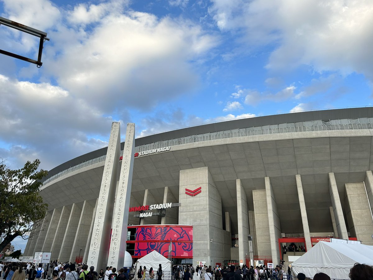 umy_time's tweet photo. 急遽参戦でしたが、本当にサイコーの夜でした🥰✨
初のヤンマーも…長蛇の列も…
良い思い出。。😭

今年のPleasureは個人的にも色々感慨深い、時間でした☺️💮🎉✨
ほんと、楽しかった〜😆
終わっちゃうの寂しい😭😭 https://t.co/HSDxKfevlG