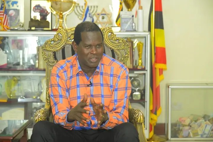 resttvuganda's tweet photo. Coming soon to Rest TV! 📺 Destiny Matters featuring Pastor @RobertKayanja
Stay tuned for a life-changing experience!

@PastorKasibanteCharles 
#destinymatters
#RestTV
#77Dogs
#77DaysOfGlory https://t.co/YQxfjpft9U