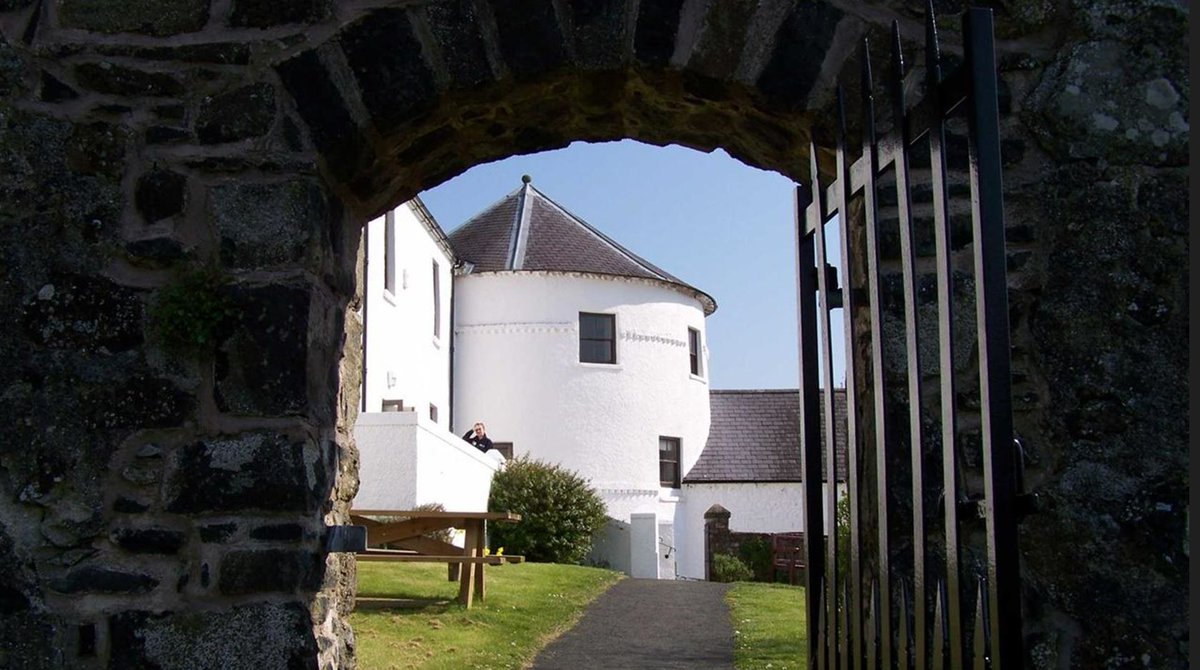 loveheritageNI's tweet image. Bellaghy Bawn is open to visitors from 12 - 4pm TODAY. Why not join us for a look around this unique place? Admission is FREE!
📍 Castle Street, Bellaghy, County Londonderry, BT45 8LA #LoveHeritageNI #BellaghyBawn