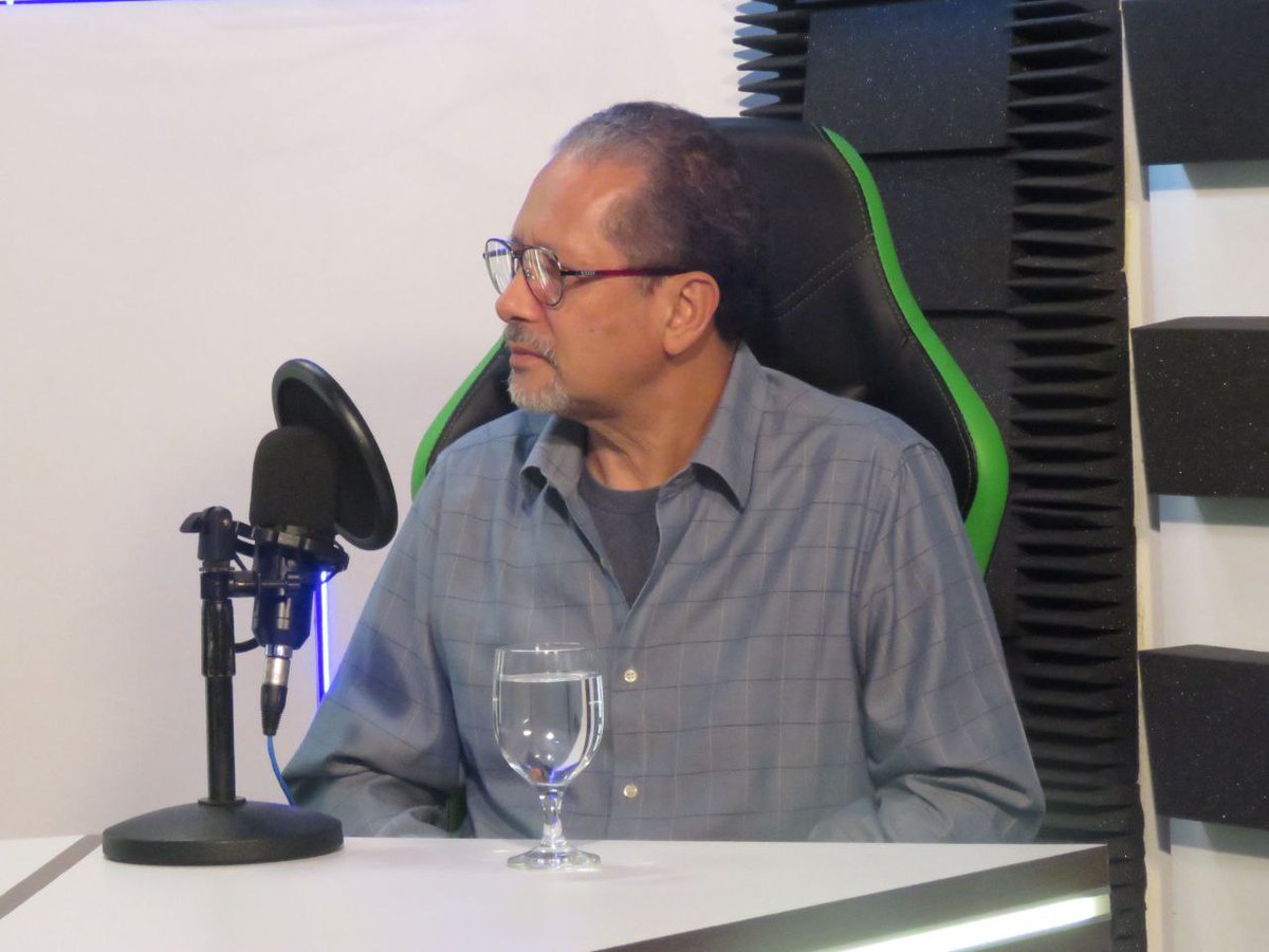 #EnFotos📷| Presidente de Sinafum, Orlando Pérez, expresó que por medio del diálogo y del entendimiento es que se pueden resolver las coyunturas laborales, y se hará todo lo posible por un regreso a clases en victoria y paz.

#ElBetaEsLaPazConMaduro