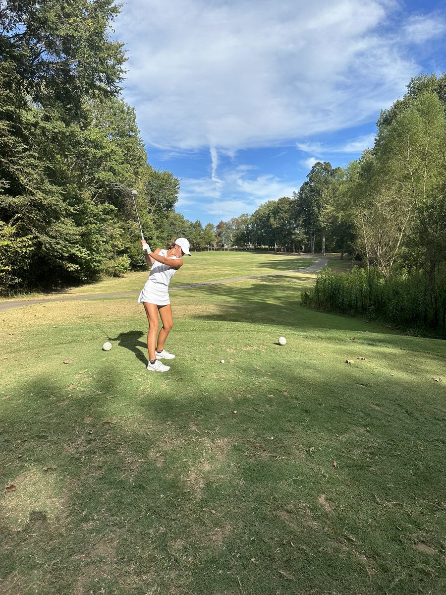 MeredithEller26's tweet photo. Wrapped up the regular season this past week. Highlight of the high school season was winning the Wilson County Invitational. Now onto postseason! https://t.co/DJM0yiCZLk