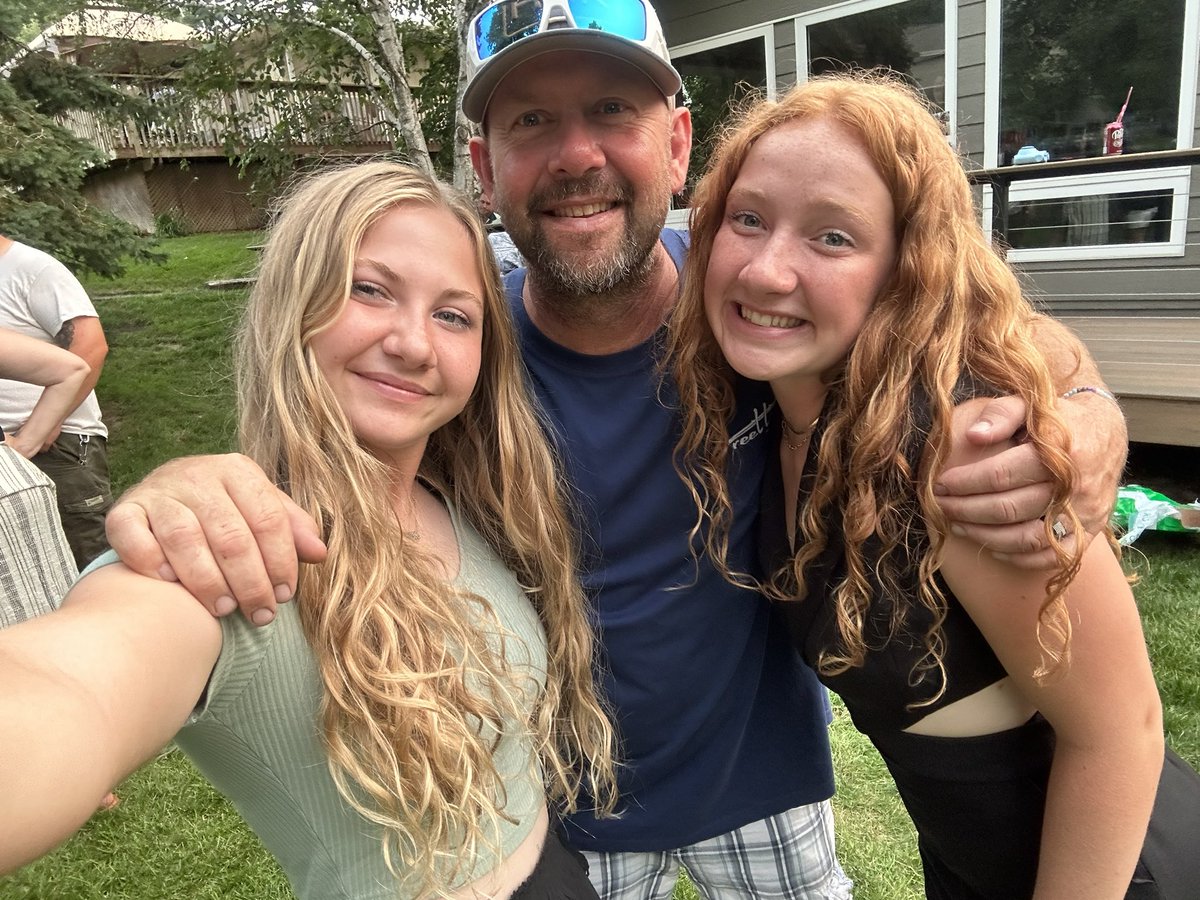 joel_jkincaid10's tweet photo. Happy national daughters day!!@KincaidBrooklyn  @payton_kincaid https://t.co/qD1vFm1kU7