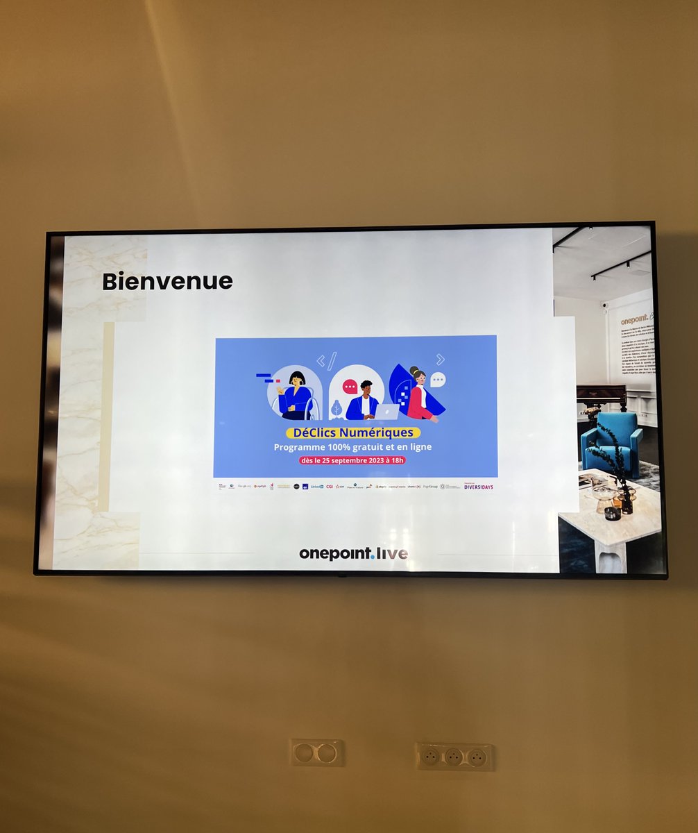 diversidays's tweet photo. C'est le grand jour 🔥 On lance la 14e édition de #DéClicsNumériques 🚀 
Un programme court 100% gratuit et en ligne, conçu pour faciliter votre transition vers les métiers d’avenir 👩🏽‍💻🧑‍💻 
📆 RDV ce soir en ligne à 18h00 en direct d’Aix-En-Provence 👉 https://t.co/SEISq6bP3h https://t.co/XXQ52tdAPJ