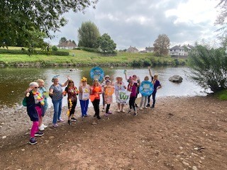 NFWIWales's tweet photo. Usk WI @fed_wi recently organised a river action walk through the town to raise awareness of the WI’s #cleanrivers campaign. 

Yn ddiweddar, trefnodd SyM Usk daith gerdded trwy dref Brynbuga i godi ymwybyddiaeth am ymgyrch #afonyddglan SyM. https://t.co/13NQTwW8Yr