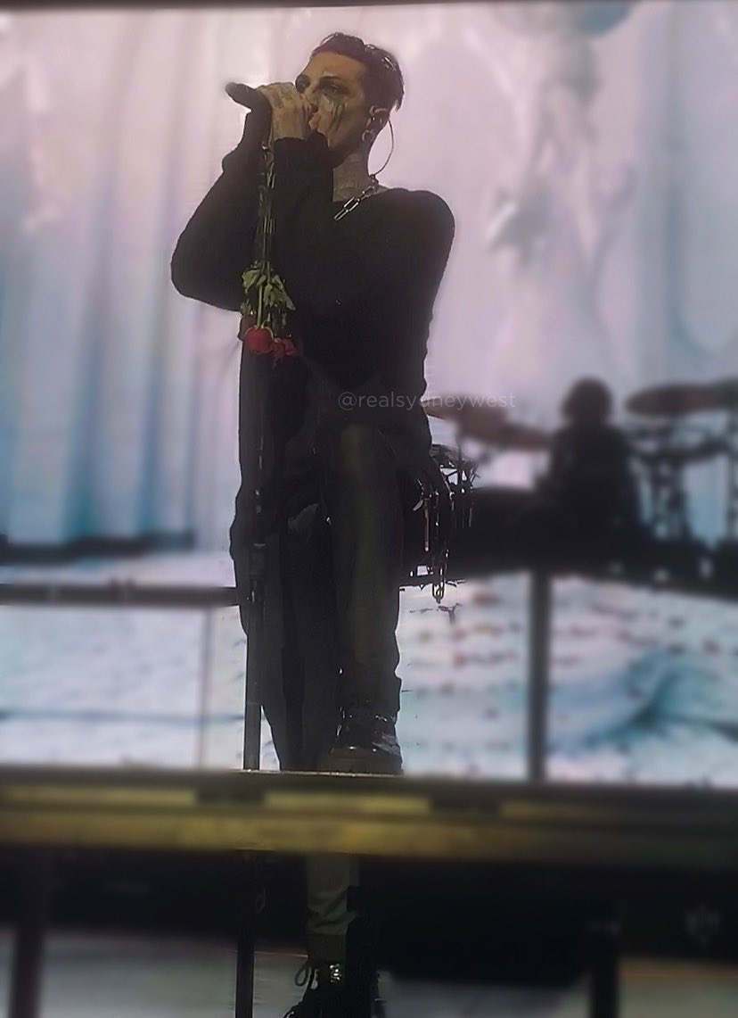 more stills from the Indy concert (9.21)
<a href="/ChrisMotionless/">Chris Motionless</a> 

#motionlessinwhite #miw