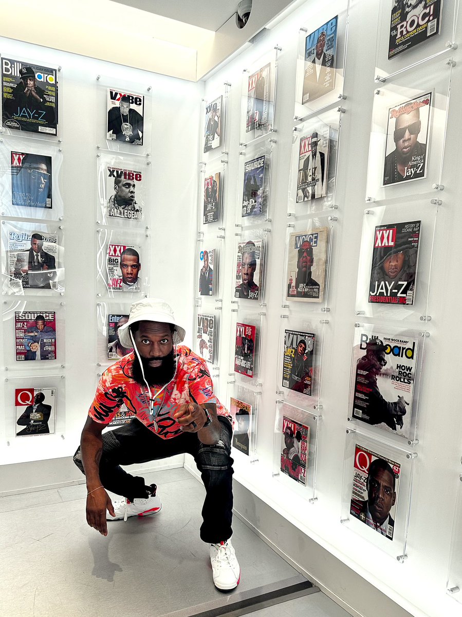 Frank_TheBarber's tweet photo. The Book Of Hov exhibit was epic yesterday ‼️ It was a historical journey, at one point. I felt I was rolling in the car with Jay Z 🚗 😮😂 ✔️ #thebookofhov #jayz #brooklyn #brooklynlibrary https://t.co/w8J5lpKbzE