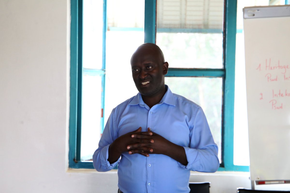 IntekoyUmuco's tweet photo. Uyu munsi urubyiruko rukabakaba 40 ruri mu mwuga w'umurage ndangamuco rwatangiye amahugurwa y'amezi 3 mu mushinga wa Rwanda Heritage #Hub uterwa inkunga na @ICCROM , hagamijwe kurwongerera ubushobozi kugira ngo rurusheho kunoza akazi karwo. 1/2 https://t.co/HIHdXwQjLO