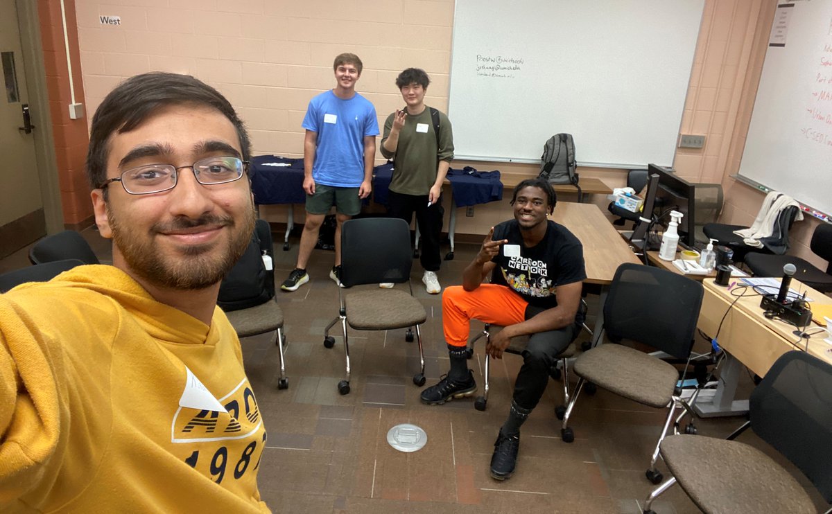 All smiles here! Common Reading discussions are in full swing!
#UmichEnginRead