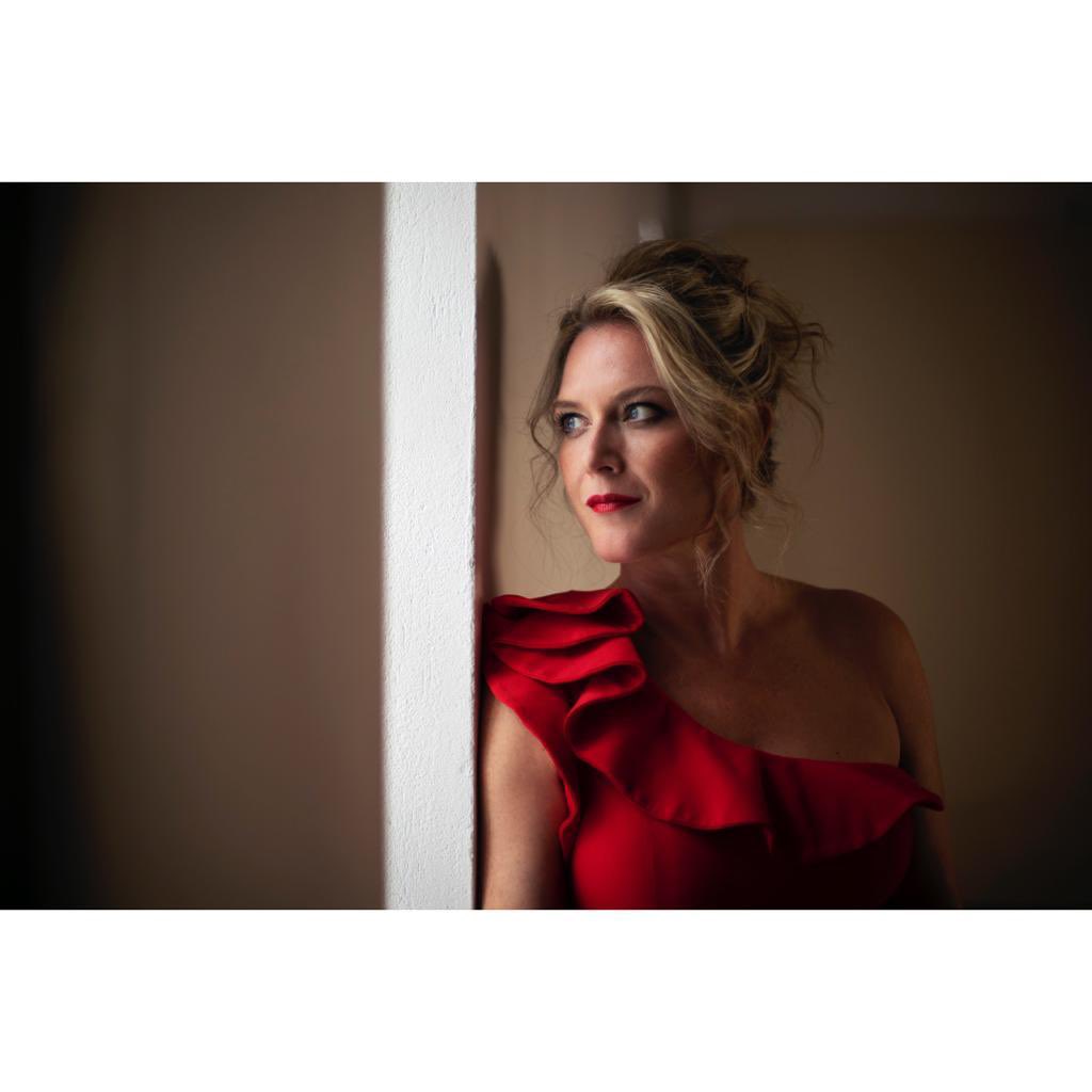 Welcome to the new website of the absolute storm-house, Olivier Award nominated @SineadCWsoprano See more here sineadcampbellwallace.com You can catch Sinéad in her upcoming performances at @operadeparis @OperaDijon @IrishNatOpera @LPOrchestra @c_w_management