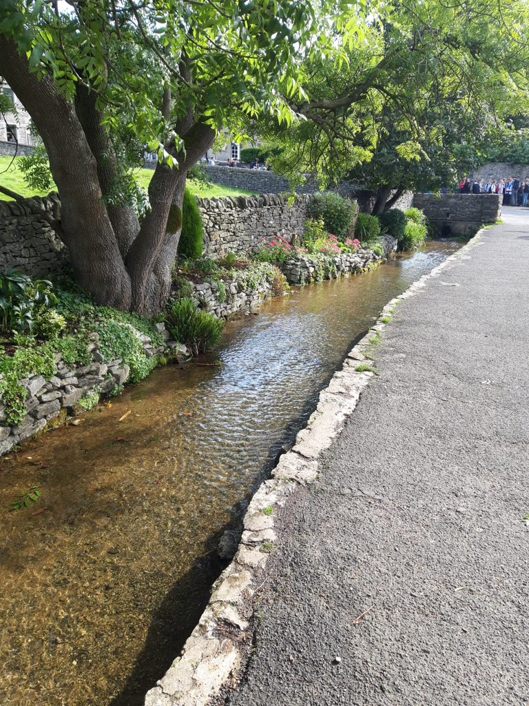 Geog_StMonicas's tweet photo. Great day of fieldwork in Castleton.  Heading home to Manchester now. https://t.co/CAH2g034Dh