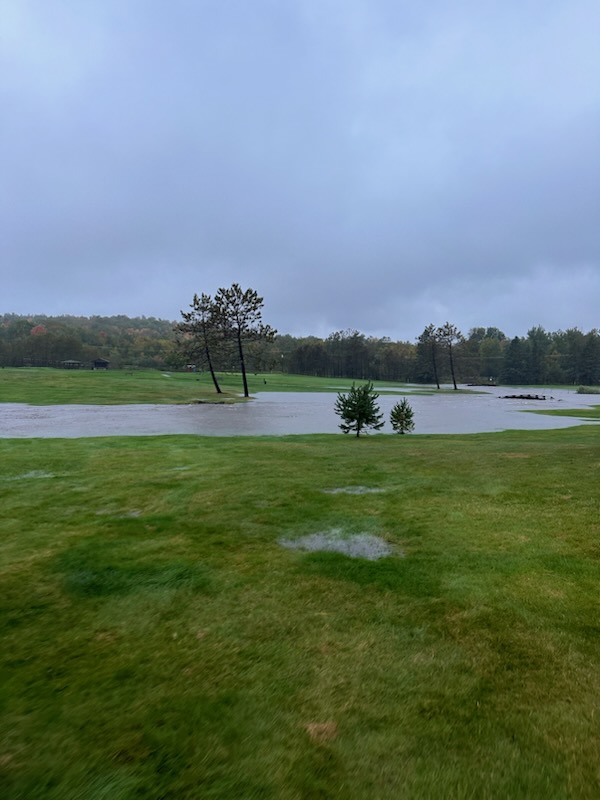 28CJohnson's tweet photo. #picaday140 course and clubhouse closed for the day while drying out commences... #goodhydration https://t.co/pI2dFNsGTm