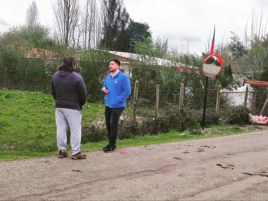 CdnLinares's tweet photo. La reactivación es nuestra prioridad y por eso los asesores Denisse Romero y Ariel Domínguez continúan desplegados en el Maule Sur catastrando a quienes fueron afectados por las inundaciones de junio y agosto. 
#Asesoría #CatastroEmergencia #Subsidios @EconomiaMaule https://t.co/LdTn9YJz6L