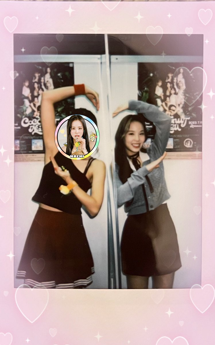 yukaaaaaa822's tweet photo. 9/24 🥥ツーショット会レポ🧡

マコちゃん可愛かった🥺🧡

確実に目が合ってて、笑顔向けてくれて、同じポーズしてくれて…
同じポーズ…

同じ…

テンパリすぎて私のポーズ🐵やん…🙈
体格🦍やん…🙈

それもいい思い出🧡

#NiziU
#NiziU_COCONUT 
#NiziU_オフラインイベント 
#NiziU_ツーショット会 https://t.co/IppKN3QEDL