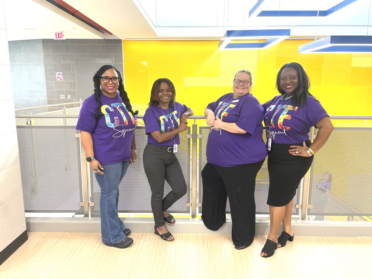 CTE_WBL_CISD's tweet photo. We ready! For a new week...that is. The @ChannelviewHS #CTE Admin Team says Good morning and Happy Monday. Let's make it a great new week. #CTE #WeAreCTE #WorkBasedLearning #TeamWork #CareerReady #CTESquad #HoustonJobMarket #GlobalWorkforce #Administrators #ProgramsOfStudy https://t.co/bROwh24UCy