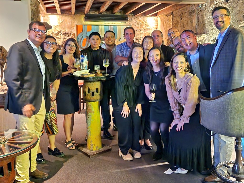 Bienvenidos a nuestros hermanos centroamericanos Proyecto Catt #Antigua@cipe_lac <a href="/CIENgt/">CIEN</a> @FusadesG <a href="/EleuteraHN/">Fundación Eléutera</a> <a href="/MAFriedl/">Martin Friedl</a> <a href="/chapinakboom/">Kristine Boehm</a> <a href="/jdcasasola/">David Casasola</a> <a href="/walter_menchu/">Walter Eneas Menchú</a> <a href="/jlavarre/">Jorge E. Lavarreda G</a>