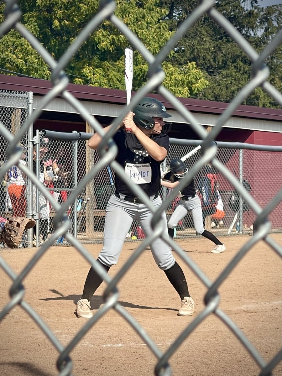 TaylorTurkin24's tweet photo. Thank you @AlmaScotsSB for putting on an amazing camp on Saturday. I especially enjoyed the primary position drill work and experiencing the dining hall was a great taste of life on campus! Go Scots!! https://t.co/1O5KHnXq2f
