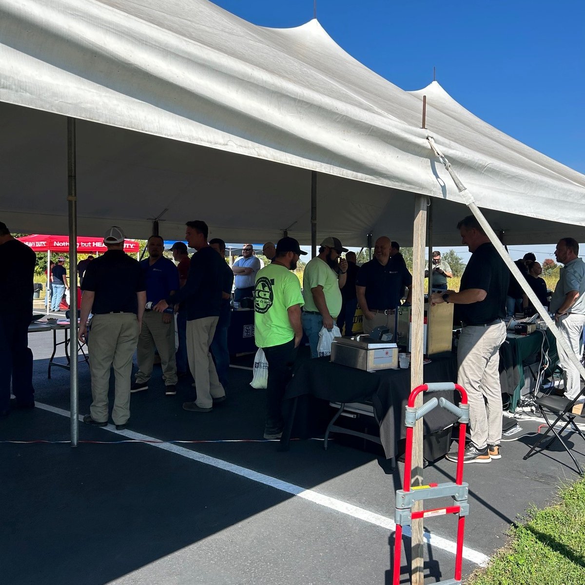 State_Electric's tweet photo. We had a blast at our Customer Appreciation Day in Chillicothe! Big thanks to everyone who joined us to learn more about our top vendors’ newest products. We appreciate you all! View our upcoming events! - https://t.co/jlUq1hl6p4
#StateElectric #servicemakesstate https://t.co/ktRbnpNHYh