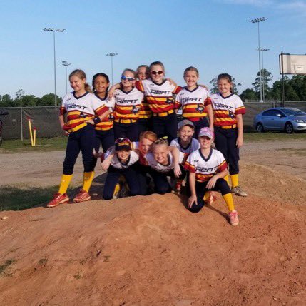 TexasHeat2k14's tweet photo. 10u life 🔥 Great job this weekend! @CMRavv @TravisDietz @CaHendrix3 https://t.co/gpNsxFZZba