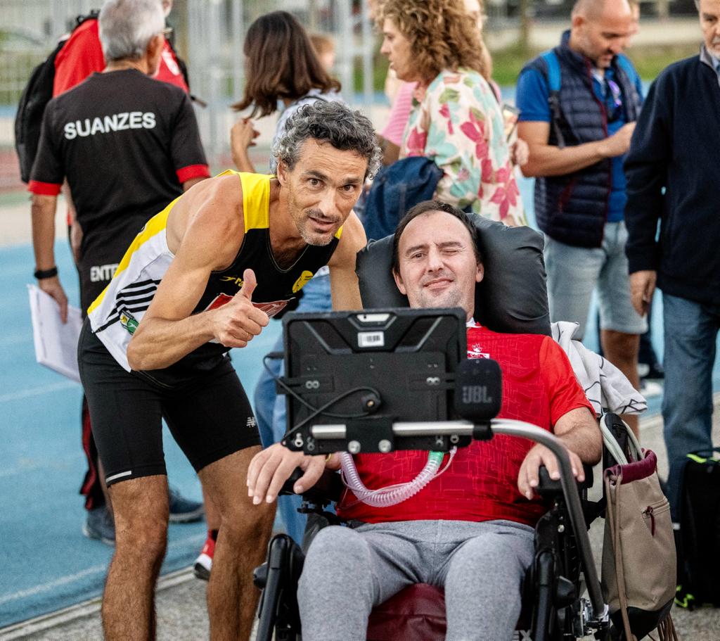AtletismoSuanze's tweet photo. Esta XXXV Milla del Club siempre será recordada por la presencia y homenaje a @jlcapitan Fue una tarde muy muy especial para todos y esperamos que su lucha contra la #ela  tenga recompensa https://t.co/zUwpw356YA