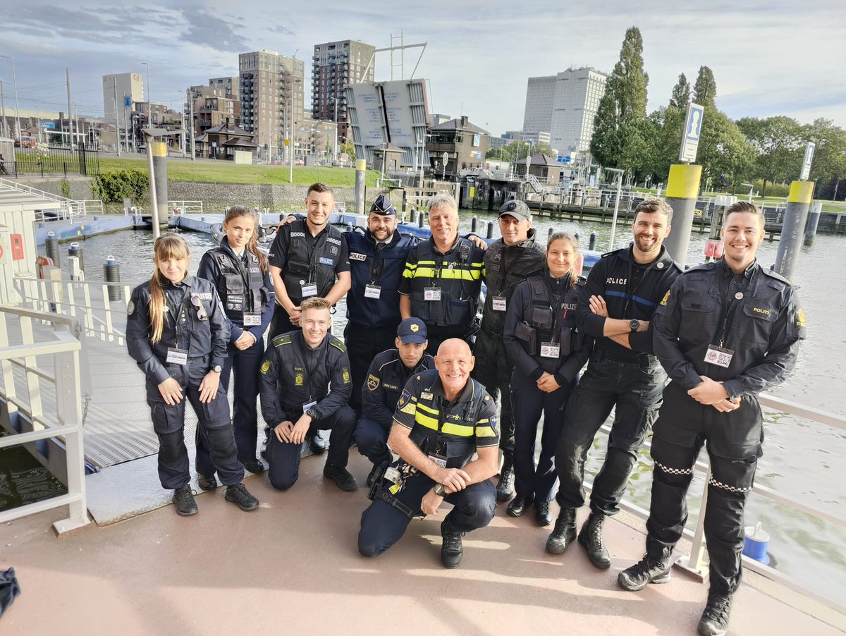 Netherlands on patrol brengt een bezoek aan de Rotterdamse haven.