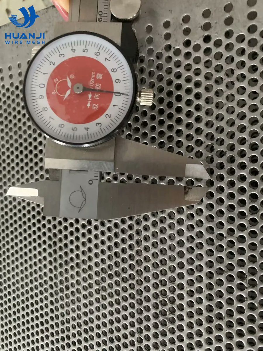 sswiremeshes's tweet image. Round Hole Perforated Metal, the most popular type of  Perforated Metal, is available in staggered and straight centers and various diameters, gauges and sheet size options. 
#WovenWireMesh #StampingMesh #PunchingMesh
#DecorativeWireMesh #StainlessSteelWireMesh #FilterStrainer