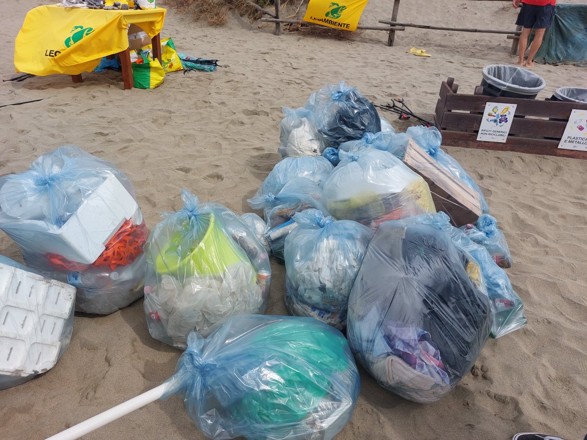 ItaliaWpd's tweet photo. Per il quinto anno consecutivo wpd Italia ha aderito a #puliamoilmondo In circa 4 ore di lavoro sono stati raccolti 60 kg di rifiuti. Grazie a @LegambienteLa per il supporto

#wpdcleansup
#cleanuptheworld
#puliamoilmondo2023
#dovecèventocèfuturo
#thinkenergy
#pienidienergia https://t.co/agFJEQhE1C