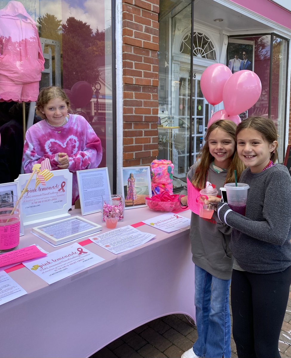 plsc_bcrf's tweet image. Happy #MakeAStandMonday ✨ Another incredible stand at Lilly Pulitzer! 🌸 As we gear up for October, Breast Cancer Awareness Month, we're inviting you to #TurnItPink and #MakeAStand with us. 

@BCRFCure 

#breastcancerawareness #betheend #bcrf