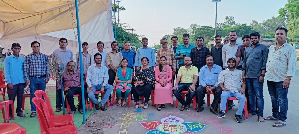 मध्य प्रदेश पटवारी संघ हड़ताल में अपने वेतन के संगति सुधार के लिए प्रयासरत है
#पटवारी_आमरण_अनशन
#प्रधानमंत्री_और_पटवारी
<a href="/CMMadhyaPradesh/">Chief Minister, MP</a> <a href="/OfficeofSSC/">Office of Shivraj</a>
<a href="/PMOIndia/">PMO India</a> <a href="/narendramodi/">Narendra Modi</a> 
<a href="/AmitShah/">Amit Shah</a> <a href="/TheLallantop/">The Lallantop</a> <a href="/BBCHindi/">BBC News Hindi</a> <a href="/ZeeMPCG/">Zee MP-Chhattisgarh</a> <a href="/JM_Scindia/">Jyotiraditya M. Scindia</a> <a href="/OfficeOfKNath/">Kamal Nath</a> <a href="/INCIndia/">Congress</a> <a href="/INCMP/">MP Congress</a> <a href="/vdsharmabjp/">VD Sharma</a>