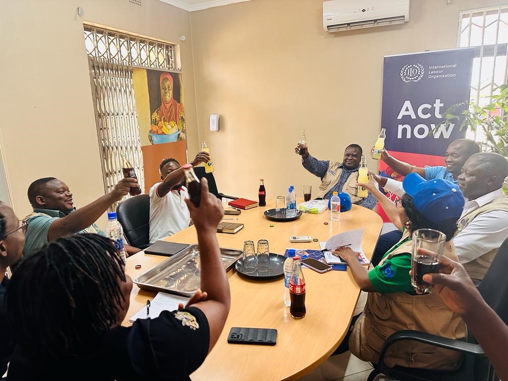 Wellington_ILO's tweet photo. Pleased to have succesfully completed a week-long  mission to🇲🇼Malawi. 📌A Lot of donors, Govt &amp; partners #Engagement meetings, showcasing impactful #results that will change the lives of people in #Malawi. 🎀Wrapped it up with the staff meeting to🎉celebrate success. #OneILO https://t.co/v5F1sOfKp3