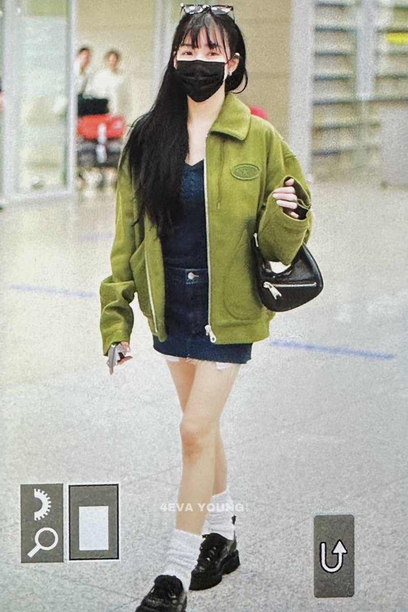 4EVAYOUNG801's tweet photo. 230925 조심히들어가용🥹🩷  #티파니 #티파니영 #Tiffany #TiffanyYoung https://t.co/3vb1uNZMuL