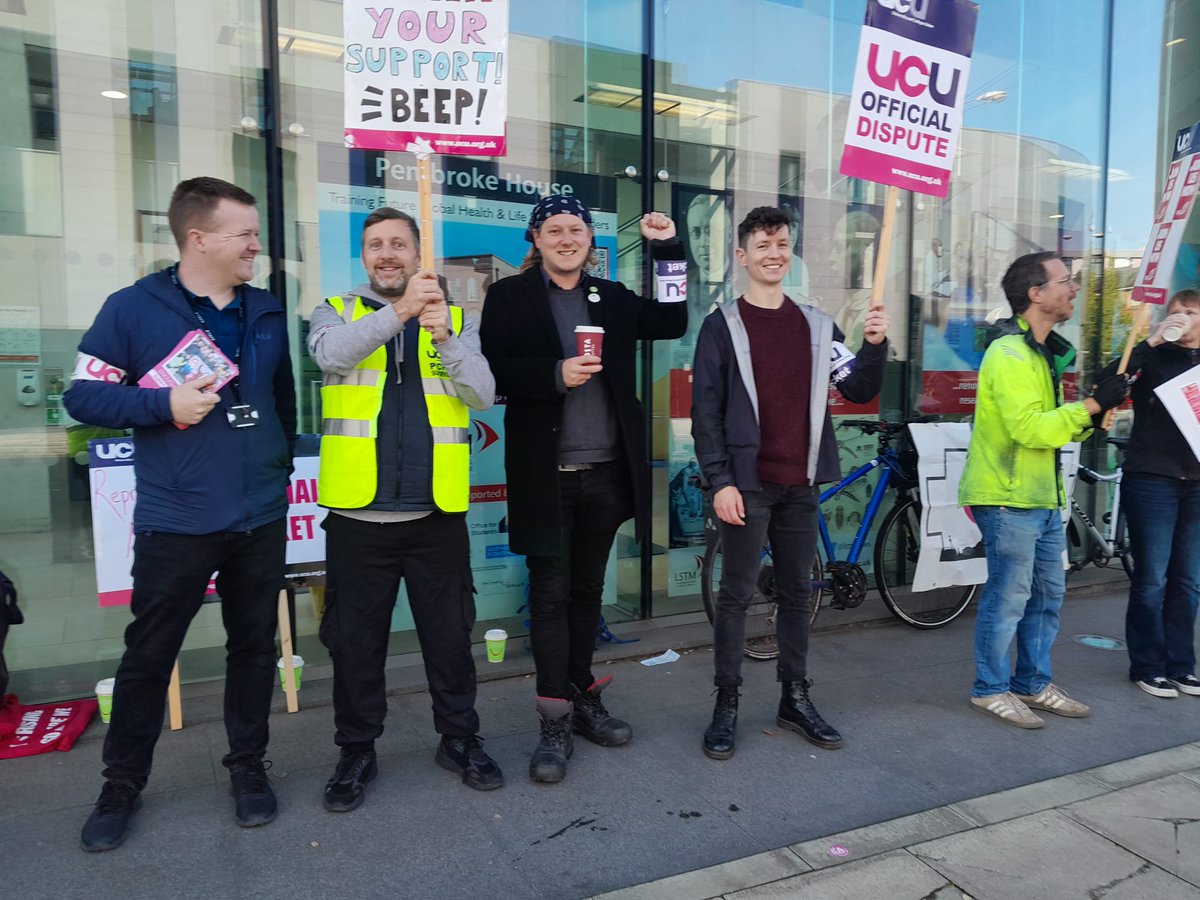 Out on strike today with @ULivUCU2 @ucu for fair pay, a proper union recognition agreement, an end to casualisation in academia, and equal pay ✊ #ucuRising #FourFights