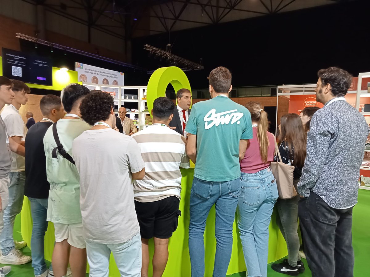 👩‍🎓👨‍🎓Alumnado de #Marketing y #publicidad de <a href="/ILERNAFormacion/">ILERNA Formación</a> asisten a un #workshop  sobre el modelo #cooperativo en el stand de #CoopsAgroAND de <a href="/autenticafest/">Auténtica Premium Food</a> 

✅Cómo se crea una #cooperativa,
✅su #funcionamiento,
✅sus #diferencias con otros modelos #empresariales,...