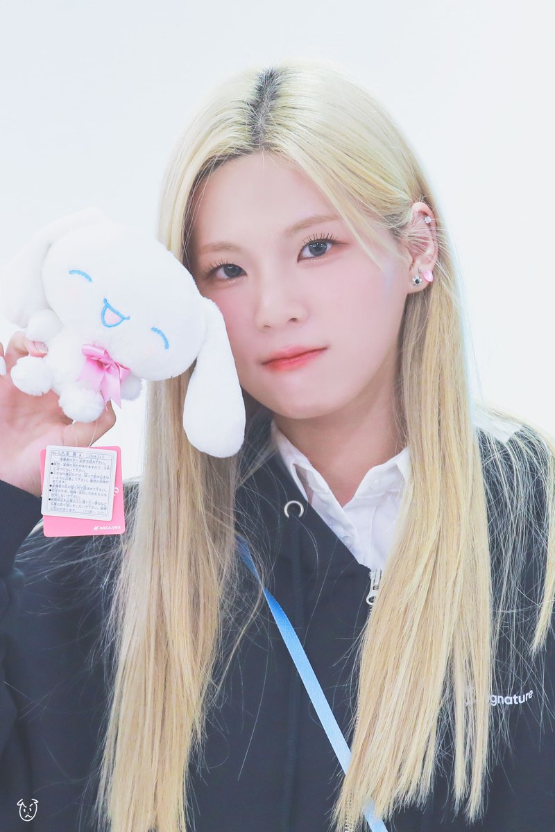 CCIJEE's tweet photo. 230923 에버라인

#시그니처 #cignature #셀린 #seline 
#셀찍📸 https://t.co/DYDOqDVN7n