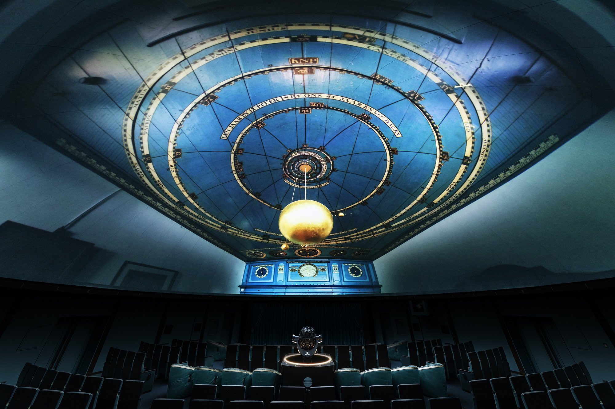 10月のプラネタリウム mqdefault.jpg