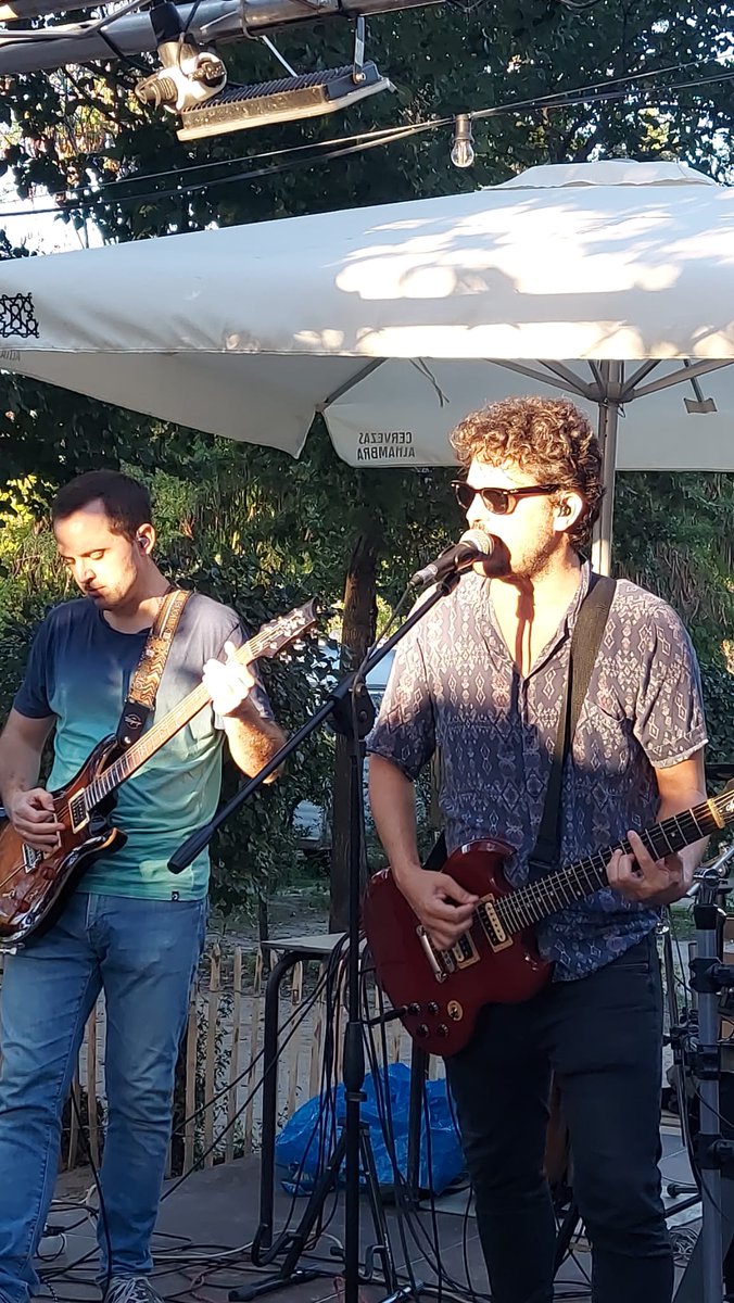 Qué bien lo pasamos el sábado en el Camping Osuna!
Por más tardes como esa🍻