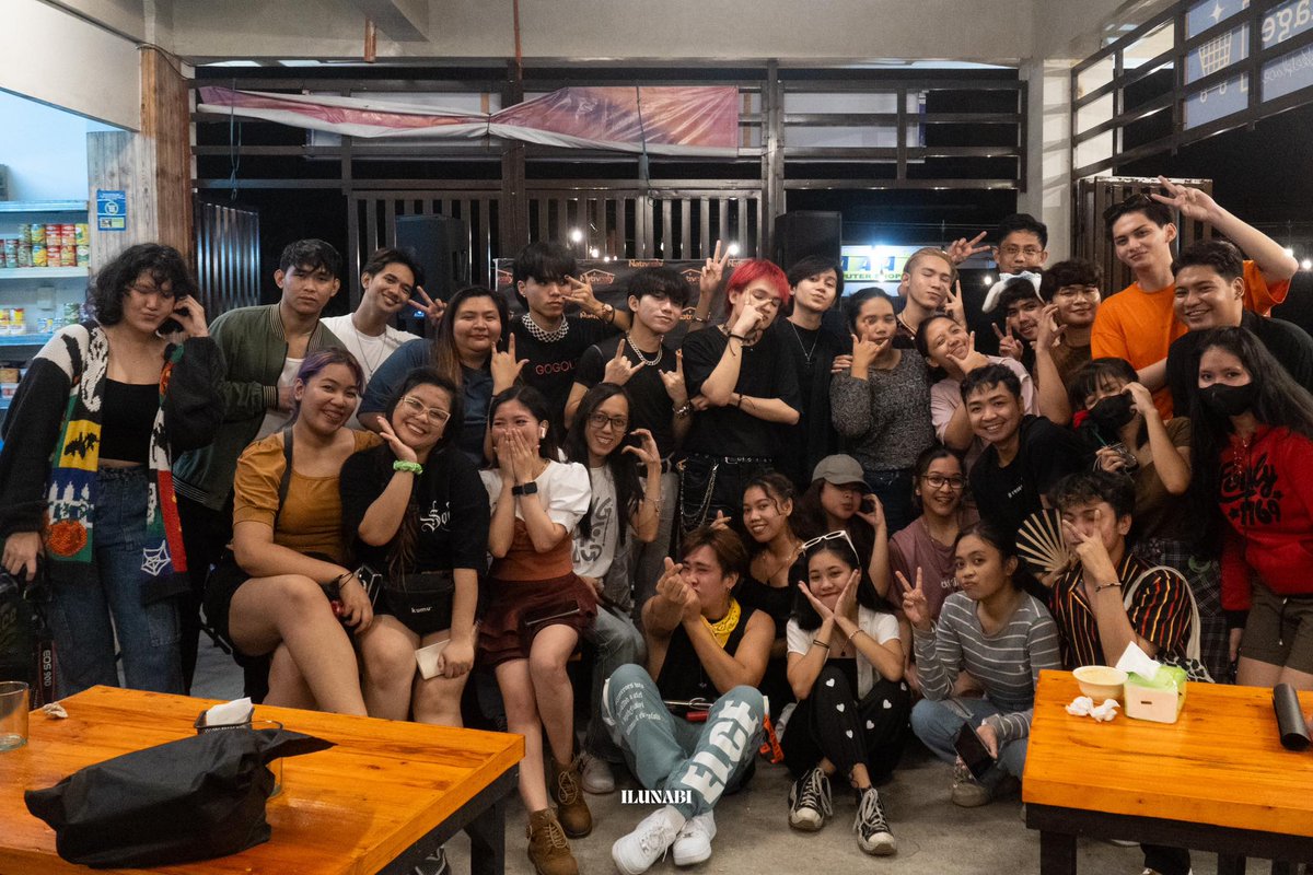 neonofficialph's tweet photo. Good day, Neons!

Thank you to everyone who jammed with us last night at the event! Also, a big thanks to Coach JP Ocampo for inviting us.

Until our next sing-along, Neons!💚

#NEO_PH @NEOPHOFFICIAL https://t.co/rcwHbCkfxF