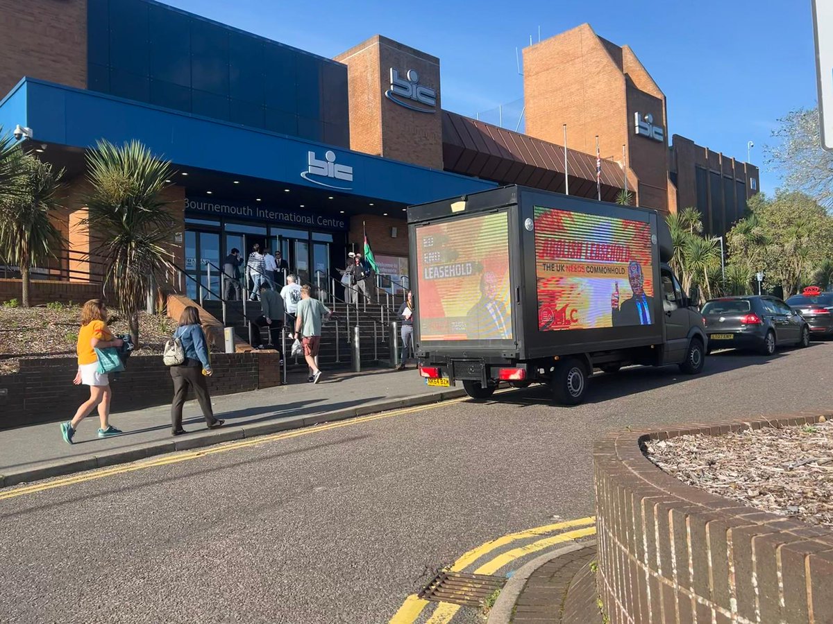 PMA_Outdoor's tweet photo. Great to help @NLC_2019 send a clear message @LibDemConf  over the weekend, it's clear, it's impactful #abolishleasehold #ooh #impact https://t.co/nSybLsju6c