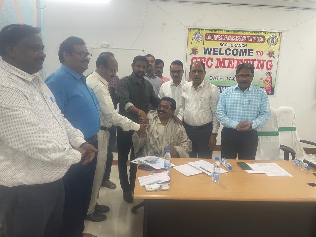CMOAI SCCL Branch felicitation of APEX Senior Vice President and Vice Presidents in a CEC meeting