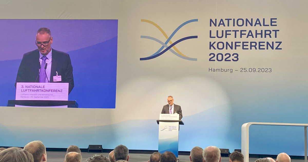 „Luftfahrt: innovativ und klimaneutral“ - das heutige Motto in #Hamburg auf der Nationalen Luftfahrtkonferenz 2023 #NLK23! #BDLI Präsident <a href="/SchoellhornMike/">Michael Schoellhorn</a> bringt die Stimmung auf den Punkt: "A mile of highway takes you a mile, a mile of runway takes you anywhere!" 🛫