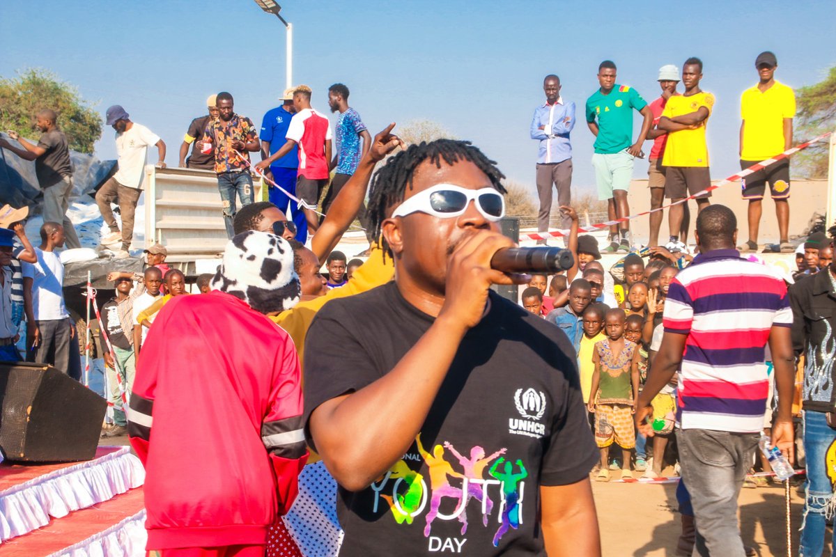 🎸Music, dance and empowered youth! We belatedly celebrated #YouthDay at Tongogara Refugee Camp with @holytenmusic, @FrankMpahlo, refugee artists, partners and hundreds of young refugees.🌟🙌