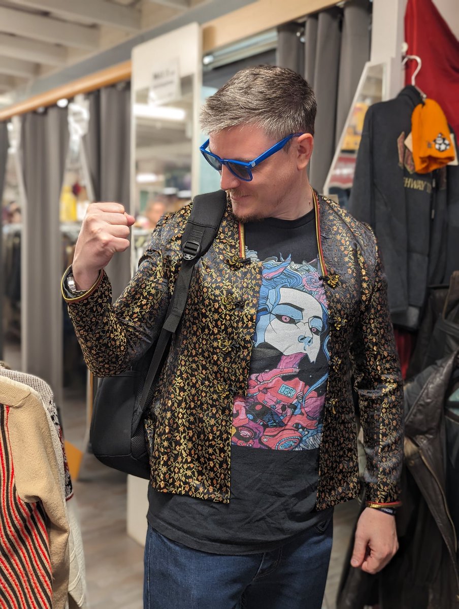 Happy Birthday to our Head of Studio, Russell Anderson🎈🎂🎉🎁 A fantastic boss and fab fella. Always stylish when it counts!