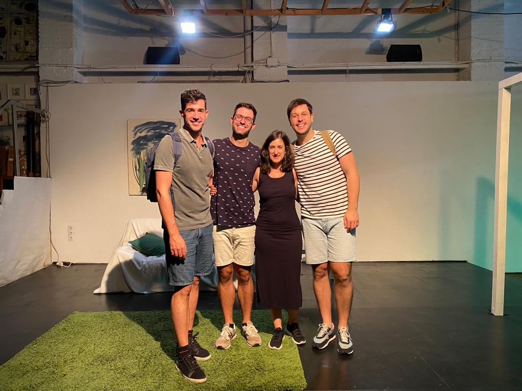 Encantadíssim amb l'equipàs de #Platdepasta. Content pel procés de treball, el resultat, la feina, cada representació feta i que queda per fer, la bona acollida entre el públic i per estar tan ben acompanyat d'Aitor Caballer, Paula Llorens i Joan Ballester.
#russafaescènica #vlc