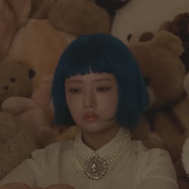 picsnaoirei's tweet photo. blue hair naoi rei 😭😭 https://t.co/u39APDOor0