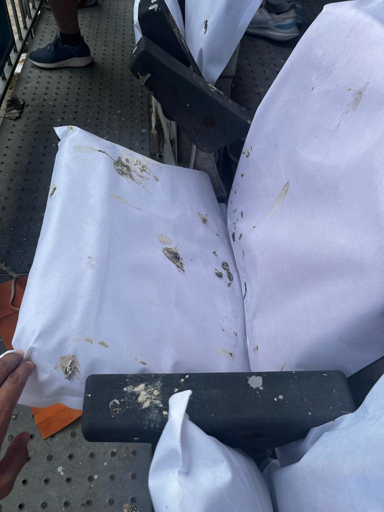 LFCfreaksam's tweet photo. 4️⃣ Some seats were unexpectedly "decorated" by pigeons. 🐦

Considering the event's prestige, I had higher expectations, especially when compared to the excellent job done by music festivals. 🎶 Still, the on-track action was a blast! 🤟 #MotoGPFun https://t.co/mPI4tirTIV