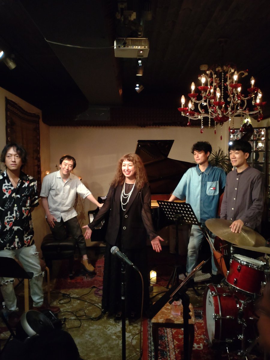tsuyo_don's tweet photo. 09月23日名古屋栄Wizにて
「市川美鈴」さんのライブ行ってきました。
ビートルズJAZZライブだったのでJAZZ初心者のつよどんでも楽しく聴くことが出来ました＼(^o^)／
 #市川美鈴
 #ビートルズJAZZ https://t.co/zqcF0PoWuq