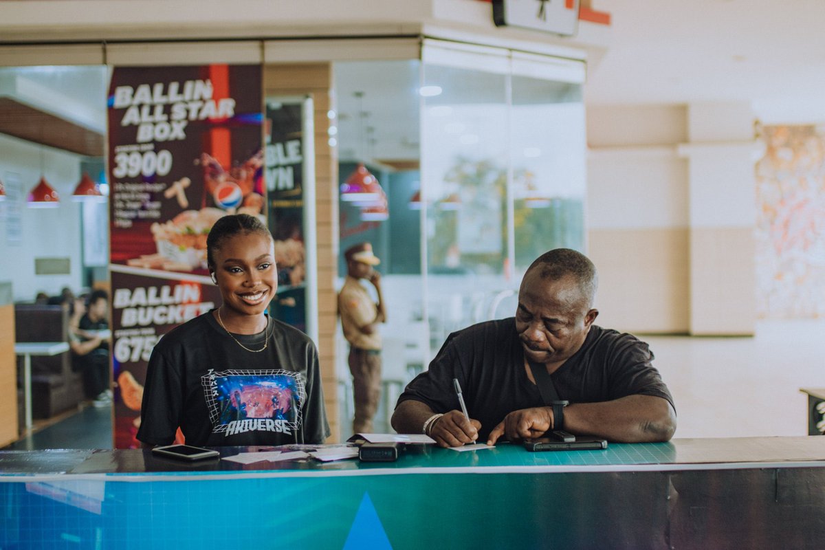 ikejacitymall's tweet photo. Smile, drink water and face the business that brings your customers back… for us it is giving you unlimited options in the most convenient way 😊
📷- @Akiverse_io
#Monday
#ActivateAtIcm
#work
#moreoptions
#Lesshassles https://t.co/HJe8RCCT4P