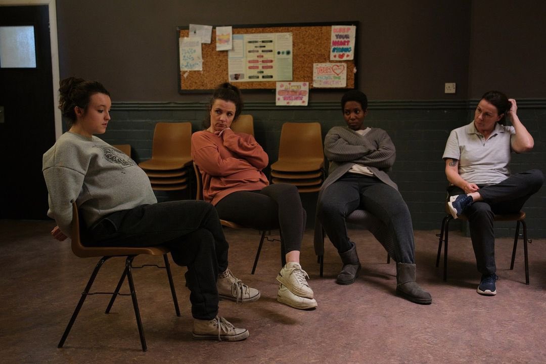 bellaramseybr's tweet photo. NÃO ESTAMOS BEM!

Novas imagens de Bella Ramsey como Kelsey para a 2º temporada de “Time”, série da BBC. Ansiosos? 👀 https://t.co/xImaqiO9IS